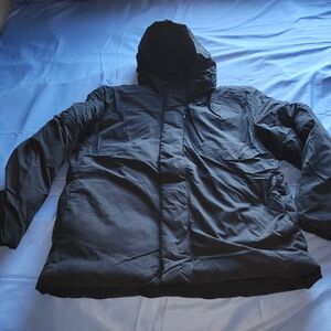 GAP MEN'S PUFFER QUILTED-LINED HOODED JACKET BLACK SIZE SMALL IS USED